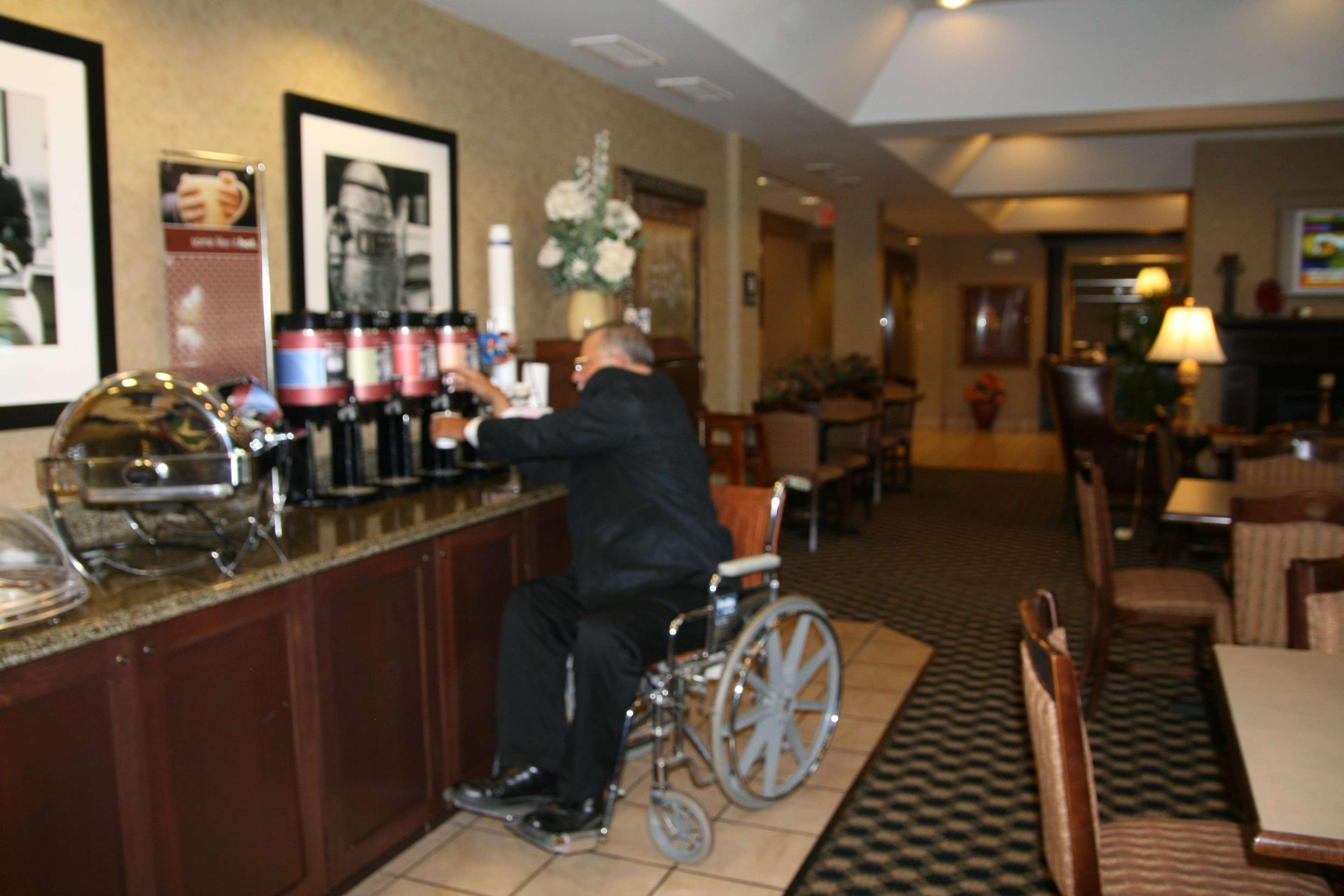 Hampton Inn Marshall Restoran fotoğraf